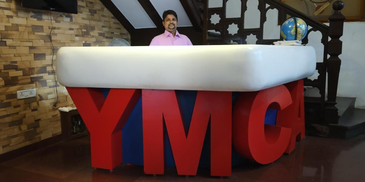 Ymca Colaba Mumbai Hotel Buitenkant foto